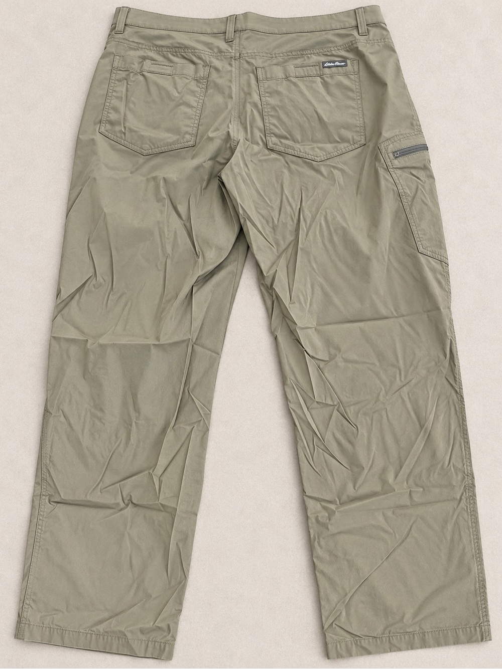 Eddie Bauer Men's Cargo Pants in Olive
